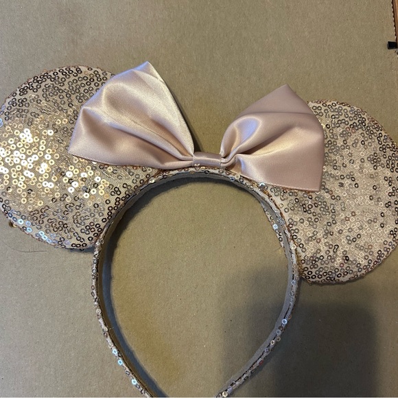 Rose gold/blush pink Minnie Mouse Ears - Picture 4 of 4